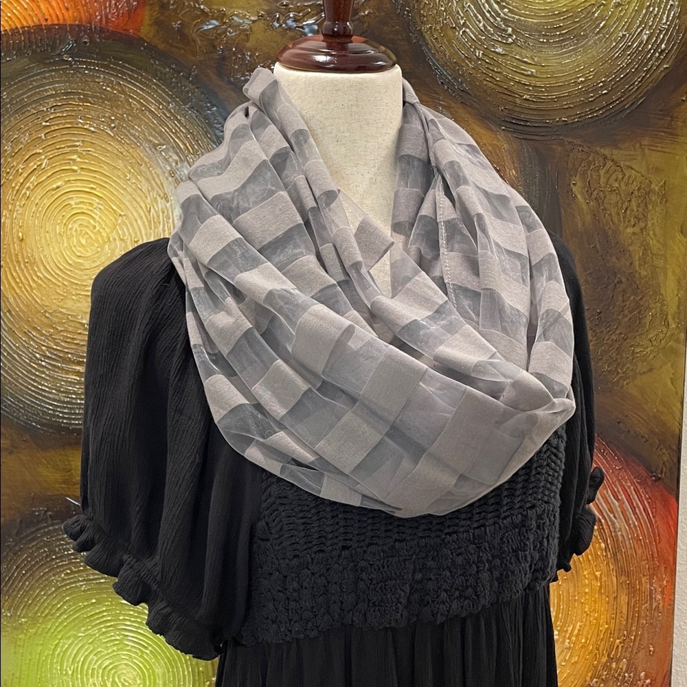 Elegant Gray Infinity Scarf